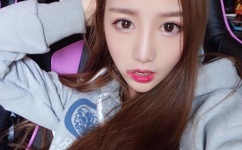 两个女人互添下身视频在线观看